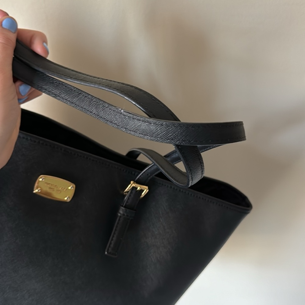 MICHAEL KORS XL Jetset Saffiano Leather Tote in Black - Picture 5 of 10